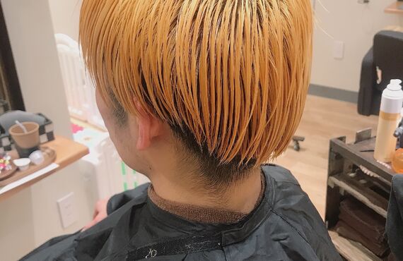 印西市の美容室haircottagecocoでブリーチして暗めのシルバーを入れてみました